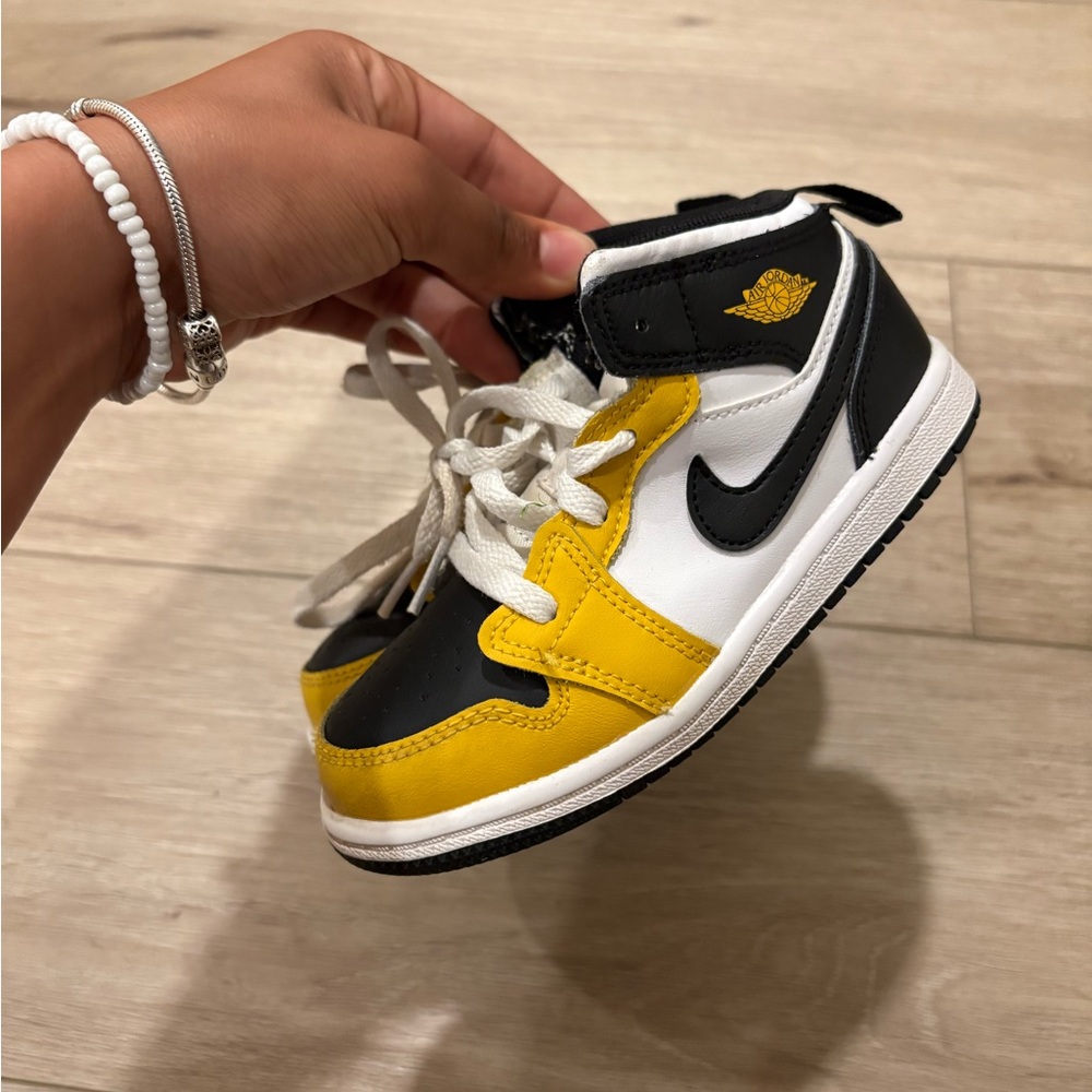 Nike Kids' Yellow, Black, and White Sneakers